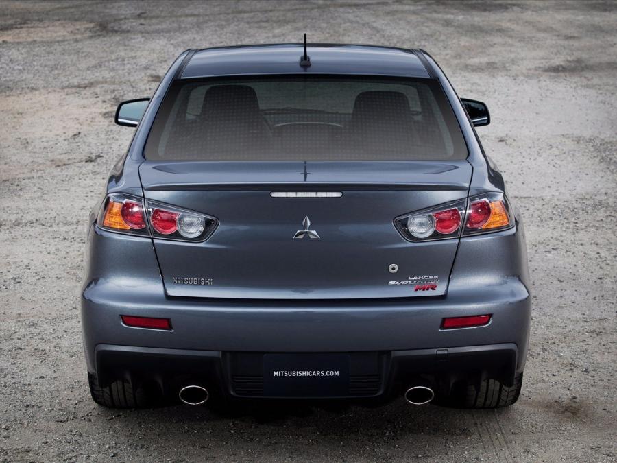  Mitsubishi Lancer Evolution MR Touring 2010 года  (фото 19 из 20)